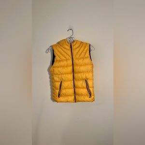 ZARA Boy’s Yellow Puffer Vest Size 13/14